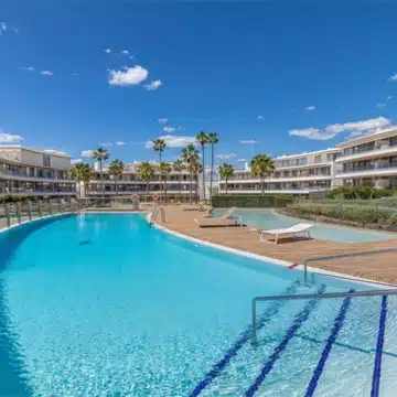 Luxurious groundfloor apartment in the beachfront residential complex The Edge, Estepona Picture 23