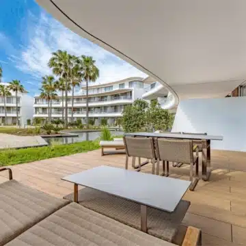 Luxurious groundfloor apartment in the beachfront residential complex The Edge, Estepona Picture 4