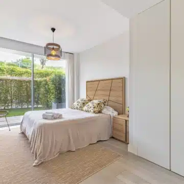 Luxurious groundfloor apartment in the beachfront residential complex The Edge, Estepona Picture 2
