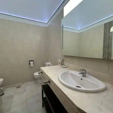 Location Location Location! Superb 3 Bedroom Townhouse, Close to Amenities and  Walking distance to the Beach Picture 19