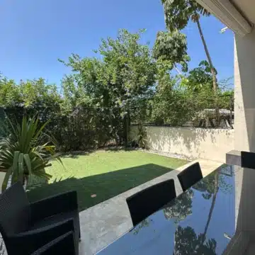 Location Location Location! Superb 3 Bedroom Townhouse, Close to Amenities and  Walking distance to the Beach Picture 15