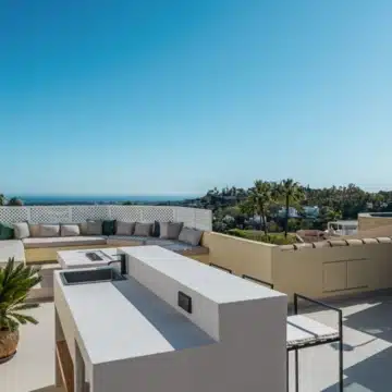 Meticulously renovated townhouse with sea views in La Quinta Hills, Benahavís Picture 26