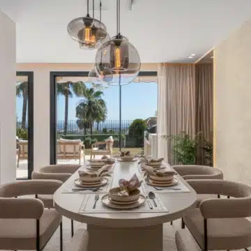 Meticulously renovated townhouse with sea views in La Quinta Hills, Benahavís Picture 7