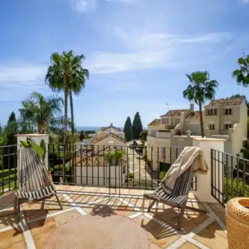 Refurbished Andalusian-style townhouse nestled in the prestigious area of Marbella Golden Mile Picture 3
