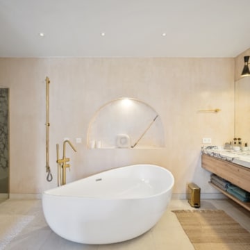 Refurbished Andalusian-style townhouse nestled in the prestigious area of Marbella Golden Mile Picture 26