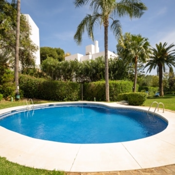 Refurbished Andalusian-style townhouse nestled in the prestigious area of Marbella Golden Mile Picture 34