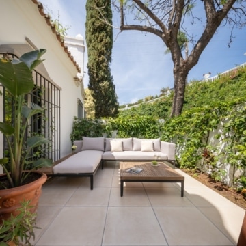 Refurbished Andalusian-style townhouse nestled in the prestigious area of Marbella Golden Mile Picture 43