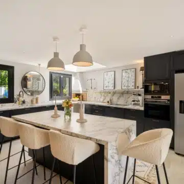 Refurbished Andalusian-style townhouse nestled in the prestigious area of Marbella Golden Mile Picture 9