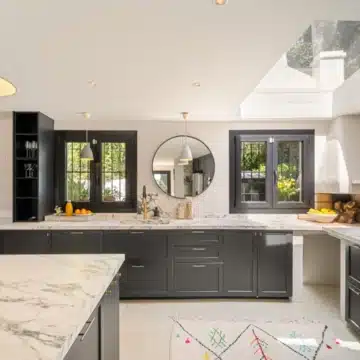 Refurbished Andalusian-style townhouse nestled in the prestigious area of Marbella Golden Mile Picture 12