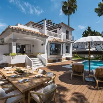 Spacious 6-bedroom villa in Altos del Rodeo residential enclave, Nueva Andalucia Picture 27