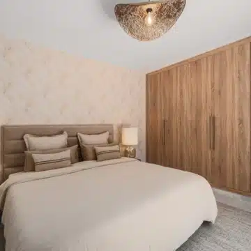 Spacious 6-bedroom villa in Altos del Rodeo residential enclave, Nueva Andalucia Picture 15