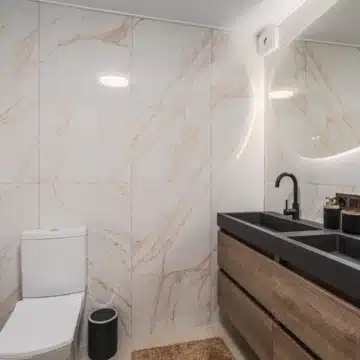 Spacious 6-bedroom villa in Altos del Rodeo residential enclave, Nueva Andalucia Picture 20