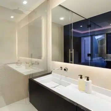 Contemporary 5-bedroom luxury villa offering panoramic view in the prestigious El Herrojo, Benahavis Picture 28