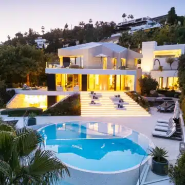 Contemporary 5-bedroom luxury villa offering panoramic view in the prestigious El Herrojo, Benahavis Picture 43