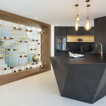 Contemporary 5-bedroom luxury villa offering panoramic view in the prestigious El Herrojo, Benahavis Picture 6