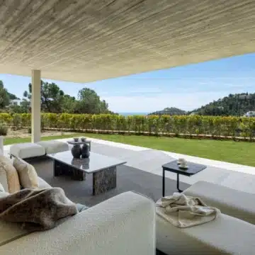 Majestic villa with cutting edge design offering sweeping panoramic sea views in El Madroñal, Benahavís Picture 20