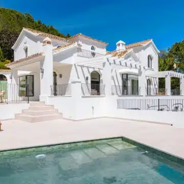Renovated luxury villa boasting breathtaking sea views in El Madroñal, Benahavís Picture 51