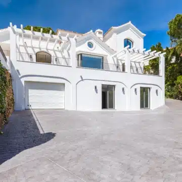 Renovated luxury villa boasting breathtaking sea views in El Madroñal, Benahavís Picture 53