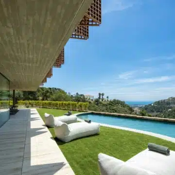 Majestic villa with cutting edge design offering sweeping panoramic sea views in El Madroñal, Benahavís Picture 9