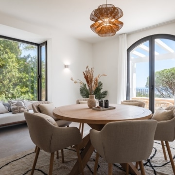 Renovated luxury villa boasting breathtaking sea views in El Madroñal, Benahavís Picture 4
