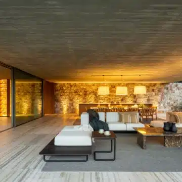 Majestic villa with cutting edge design offering sweeping panoramic sea views in El Madroñal, Benahavís Picture 4