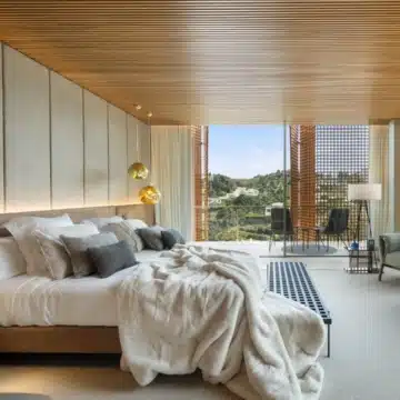 Majestic villa with cutting edge design offering sweeping panoramic sea views in El Madroñal, Benahavís Picture 2