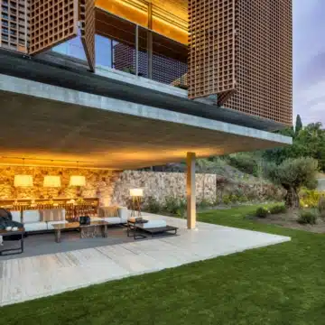 Majestic villa with cutting edge design offering sweeping panoramic sea views in El Madroñal, Benahavís Picture 14