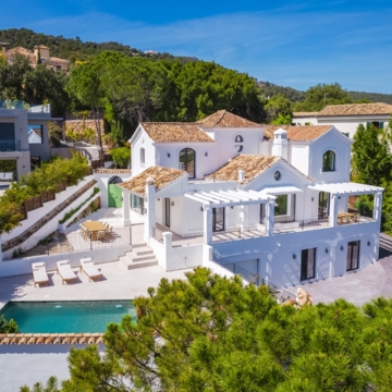 Renovated luxury villa boasting breathtaking sea views in El Madroñal, Benahavís Picture 32