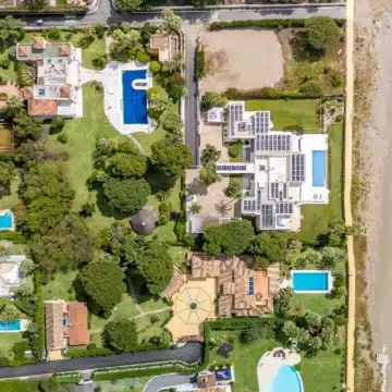 Classic Andalucian villa in the exclusive and gated community of Paraiso Baronal, Estepona East Picture 14