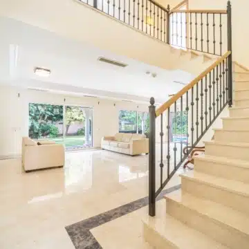 Classic Andalucian villa in the exclusive and gated community of Paraiso Baronal, Estepona East Picture 15