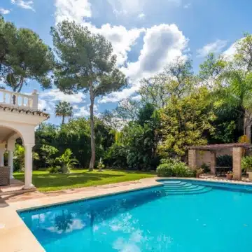 Classic Andalucian villa in the exclusive and gated community of Paraiso Baronal, Estepona East Picture 16