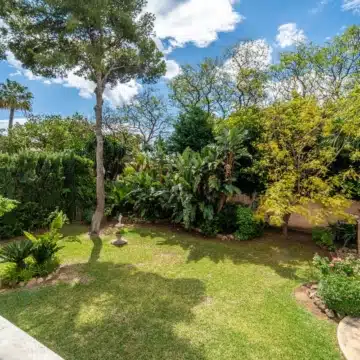Classic Andalucian villa in the exclusive and gated community of Paraiso Baronal, Estepona East Picture 29