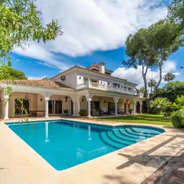Classic Andalucian villa in the exclusive and gated community of Paraiso Baronal, Estepona East Picture 30