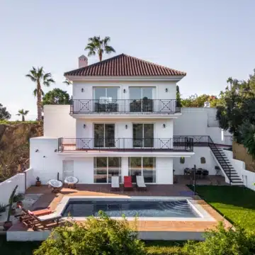 Beautiful 3-bedrooms villa surrounded by natural views in Forest Hills, Estepona Picture 21