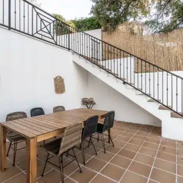 Beautiful 3-bedrooms villa surrounded by natural views in Forest Hills, Estepona Picture 5