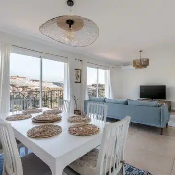 Beautiful 3-bedrooms villa surrounded by natural views in Forest Hills, Estepona Picture 20