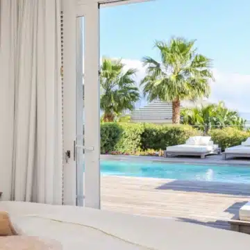 Charming villa with sweeping mountain views in the serene residential enclave of La Alqueria, Benahavís Picture 18