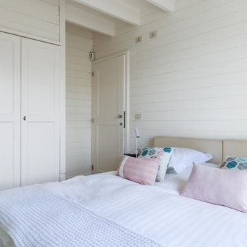 Charming villa with sweeping mountain views in the serene residential enclave of La Alqueria, Benahavís Picture 21