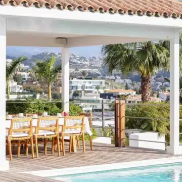 Charming villa with sweeping mountain views in the serene residential enclave of La Alqueria, Benahavís Picture 0