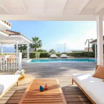 Charming villa with sweeping mountain views in the serene residential enclave of La Alqueria, Benahavís Picture 14