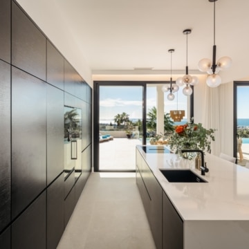 Remarkable villa within the prestigious gated community of Los Flamingos, Benahavis Picture 13