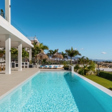 Remarkable villa within the prestigious gated community of Los Flamingos, Benahavis Picture 16