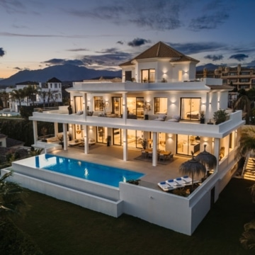 Remarkable villa within the prestigious gated community of Los Flamingos, Benahavis Picture 27