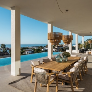 Remarkable villa within the prestigious gated community of Los Flamingos, Benahavis Picture 4