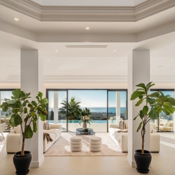 Remarkable villa within the prestigious gated community of Los Flamingos, Benahavis Picture 10