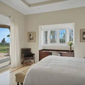 Magnificent luxury villa with 7-bedrooms and sweeping panoramic views in Nueva Andalucia, Marbella Picture 19