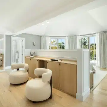 Magnificent 5-bedroom luxury villa nestled in the heart of Nueva Andalucía, Marbella Picture 7