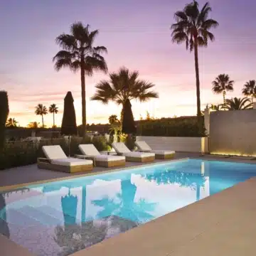 Magnificent Andalusian villa with breathtaking panoramic views of the golf course in Nueva Andalucia Picture 15