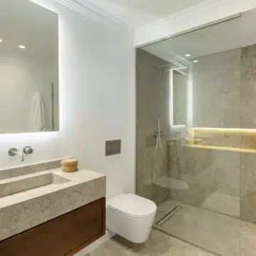Magnificent 5-bedroom luxury villa nestled in the heart of Nueva Andalucía, Marbella Picture 22