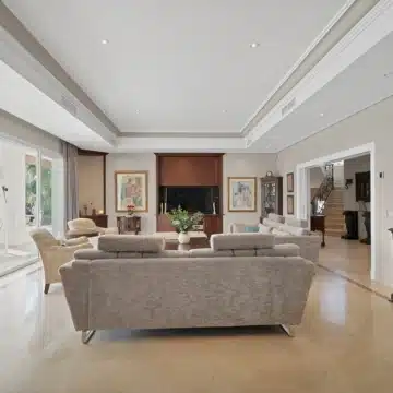 Magnificent luxury villa with 7-bedrooms and sweeping panoramic views in Nueva Andalucia, Marbella Picture 1